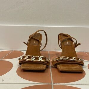 Good American Women’s Brown Single Strap Chain Square Toe Sandals